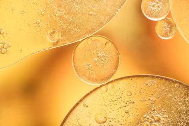 The Role of Antioxidant Serums in Skincare 2 https://notoxmd.com/cdn/shop/articles/when-to-use-vitamin-c-serum-day-or-night-notoxmd.png?v=1704302617&width=2048